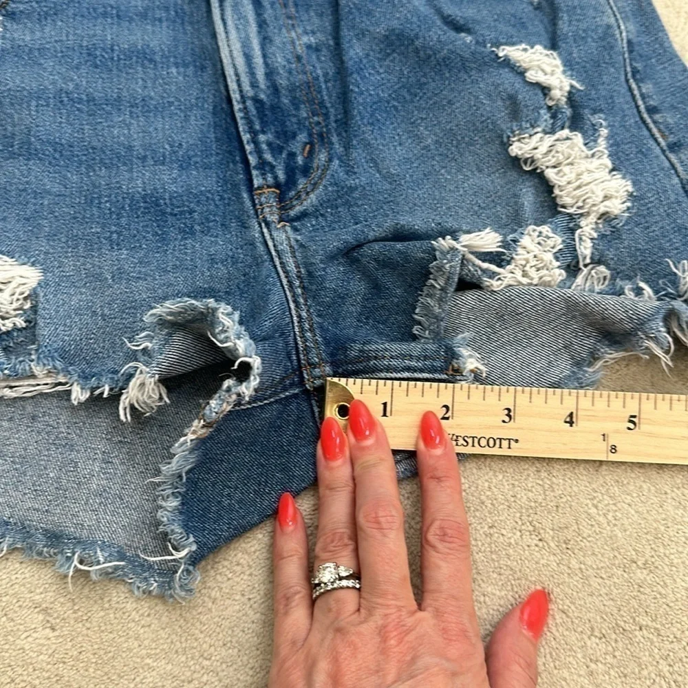 Abercrombie & Fitch The Mom Blue Denim Shorts High Rise Size 4/27